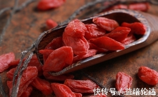 亚硝酸盐|“枸杞”泡水时,大部分人放错了“水”!难怪效果不大,还很浪费