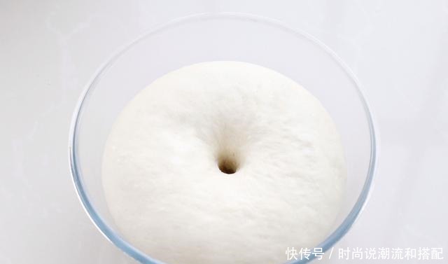 油酥饼做法并不难,掌握正确配方和比例,保证层层酥脆一碰就掉渣