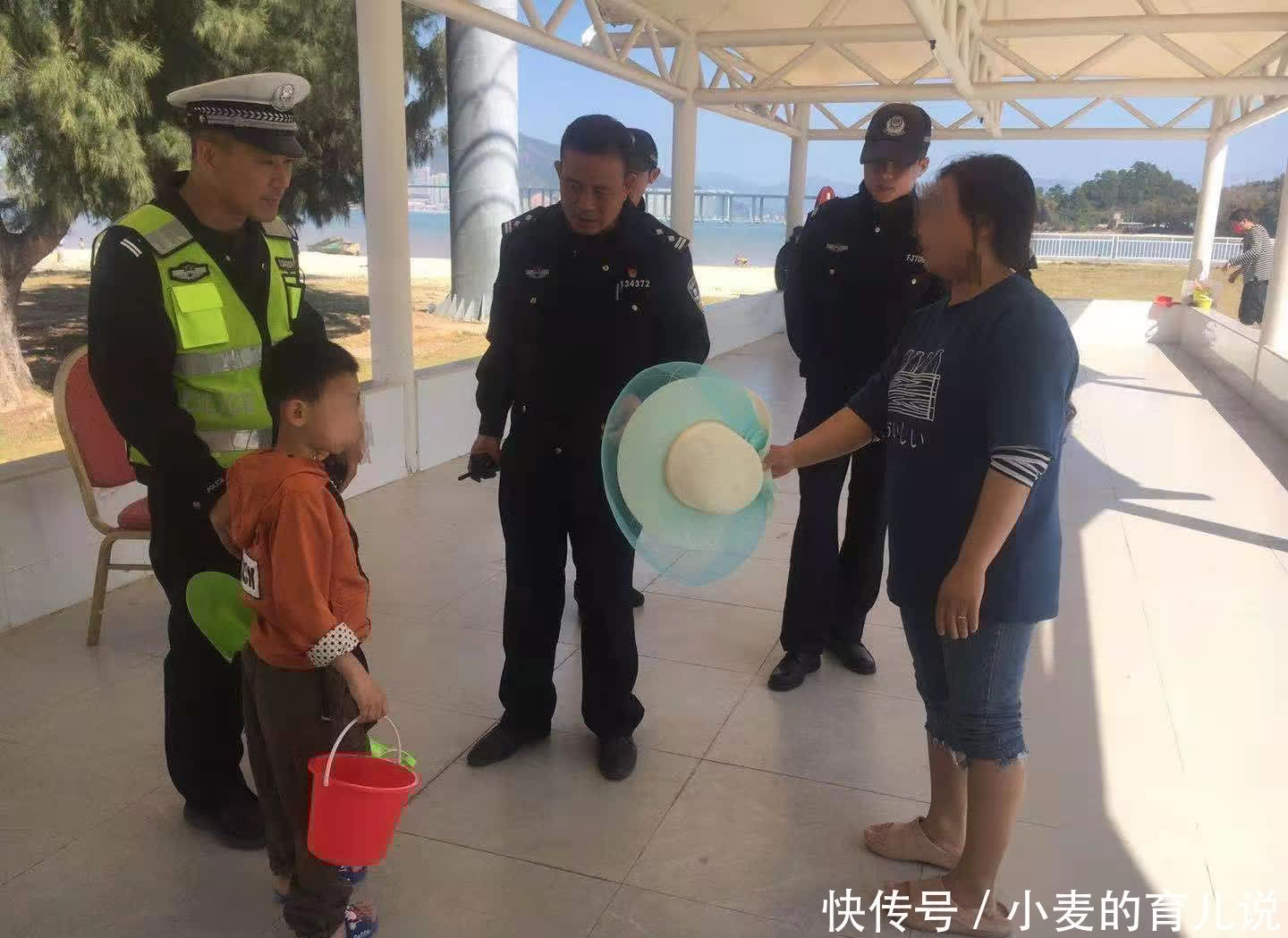 粗心父母丢小孩,交警蜀黍帮找回