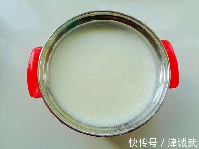 我家早餐晒出来,网友说:这哪是早餐,有这么吃的吗?太丰盛了