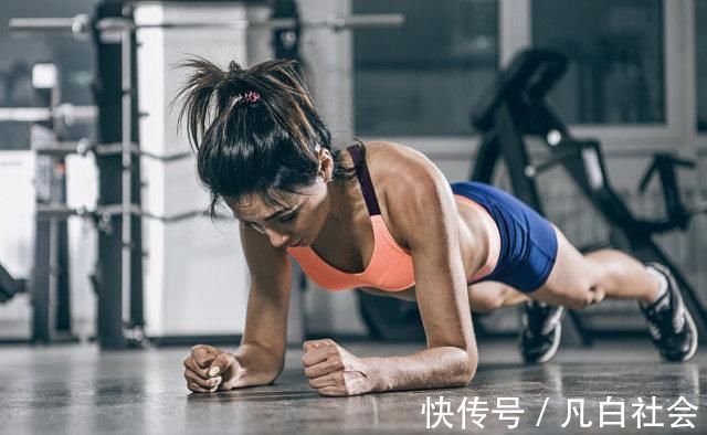 李小龙|学会这四个简单方法,坚持锻炼,八块腹肌慢慢拥有