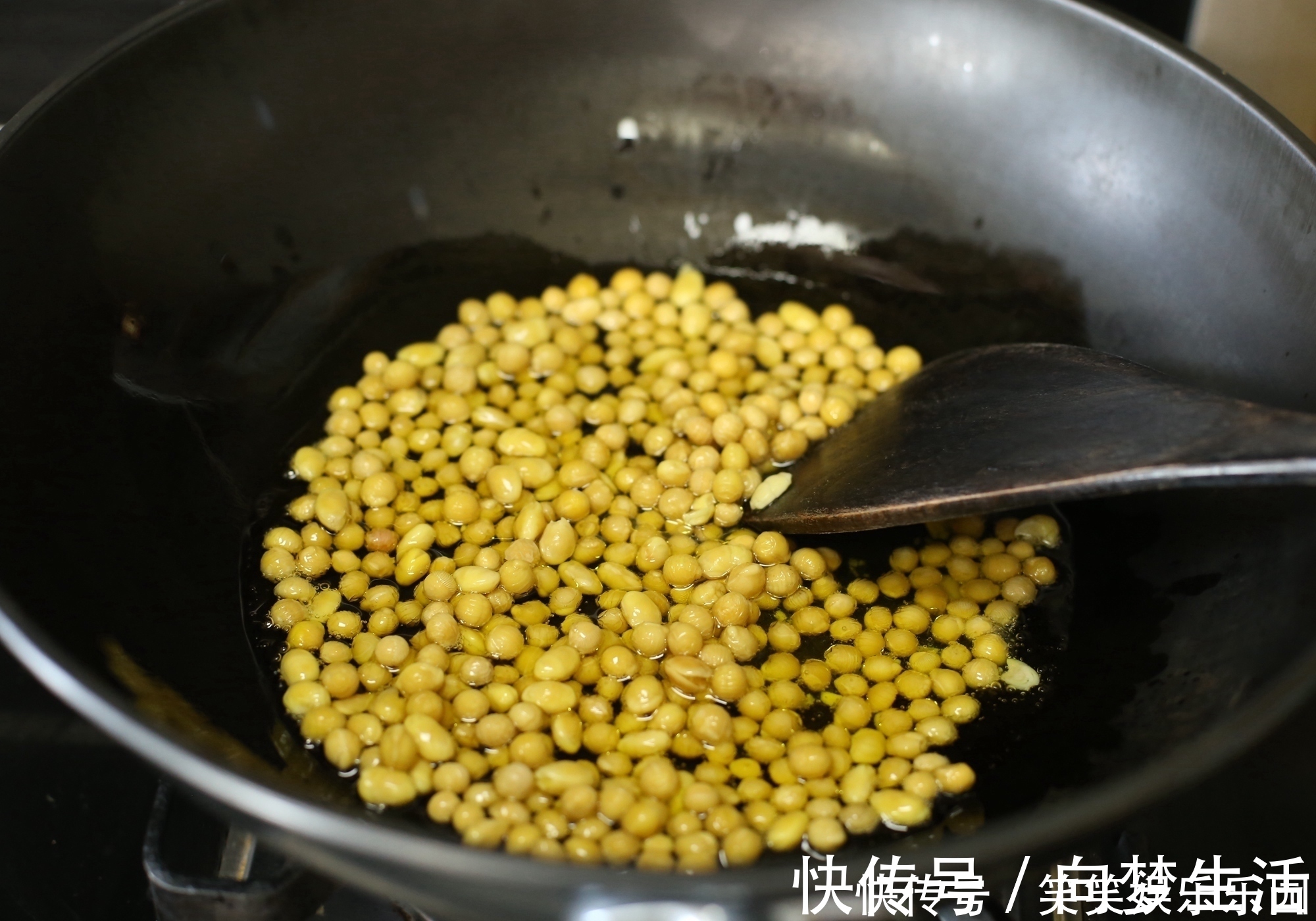 油酥|夏日下酒，又香又酥，轻轻一嚼就碎！3块钱做一盘，比花生香十倍