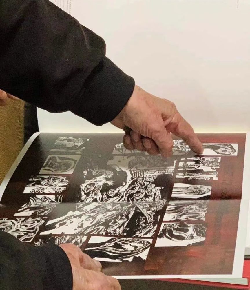  程勉|国家公祭日｜三十年用心用情创作，87岁版画家笔下的“南京大屠杀”