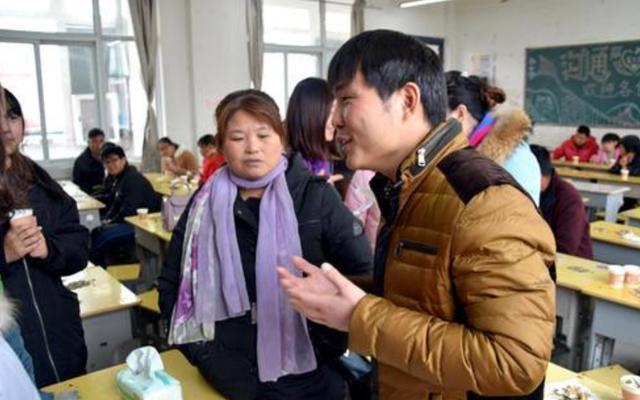 中国人|宝妈在家长群飙英文,引其他家长不满,发出一段话令大家哑口无言