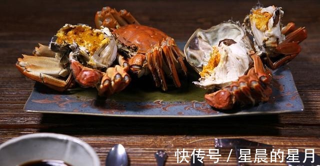 蒸螃蟹|蒸螃蟹,冷水上锅还是开水上锅,十人九个错,难怪蟹黄外流腥味重!