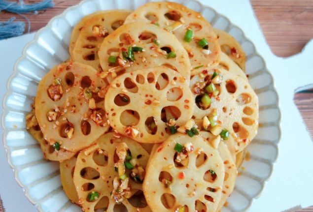 莲藕别再炖汤，这才是最好吃做法，又香又脆还入味，比吃肉还香！