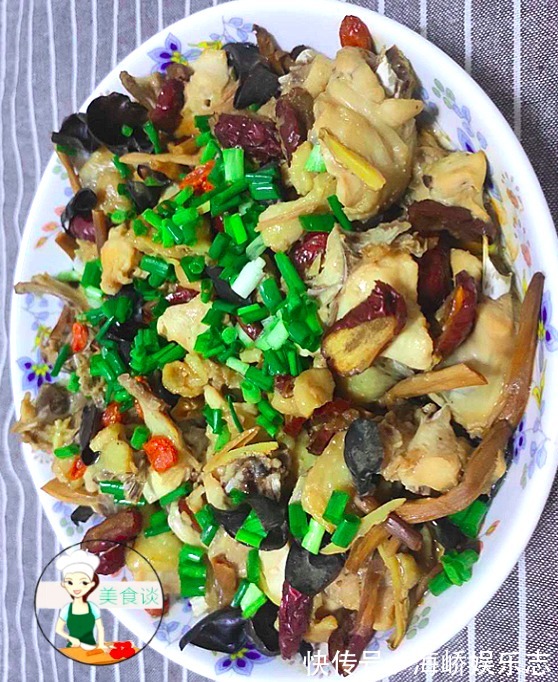 蒸鸡肉|木耳跟此菜是绝配,蒸一蒸就好,营养好吃不上火,常吃提高免疫力