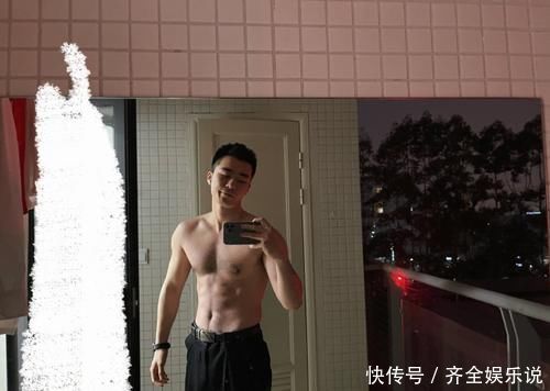 自律|空少小哥健身日常,胸毛腹毛连成线,满身精肌太可了!