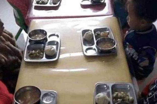 午餐|儿子无意拍到幼儿园午餐,家长炸开了锅,儿子却说小朋友能吃两碗