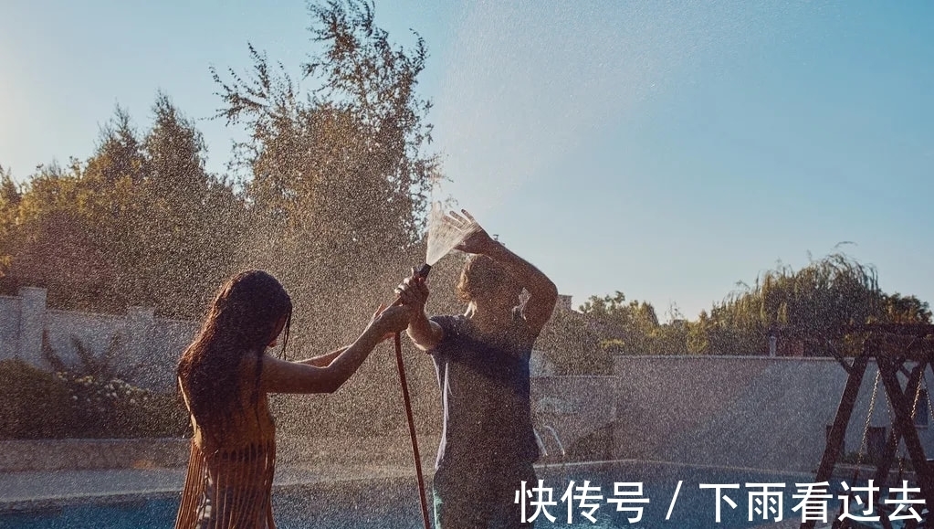 小小春|揭开陈小春、应采儿神仙爱情的外包装,才发现大哥的女人真难当