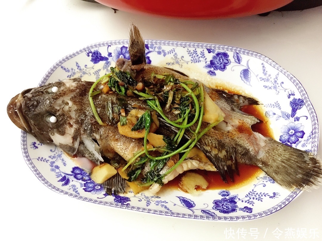 蒸鱼,你是浇汁蒸还是蒸完浇汁再蒸鲜不鲜的秘诀就在这