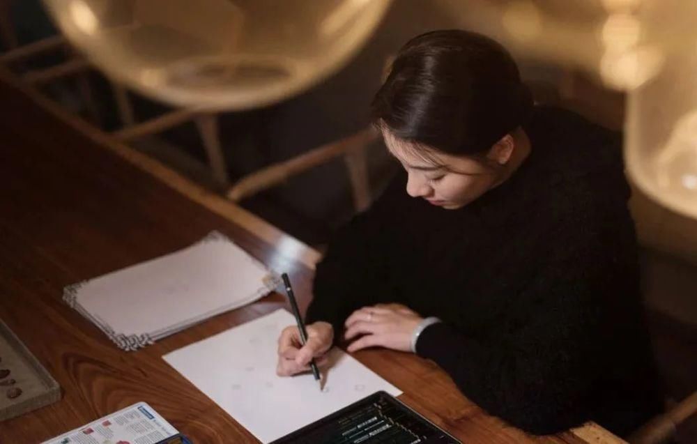 窒息|美到窒息!这位中国姑娘设计的珠宝,刷爆了朋友圈!