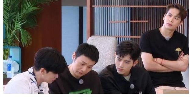 导演|《跑男》沦为“棋子”？团队只剩4个人，导演果断抛弃录制新综艺