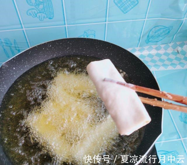 玉米油|豆皮肉卷,太香了,一大盘不够吃!