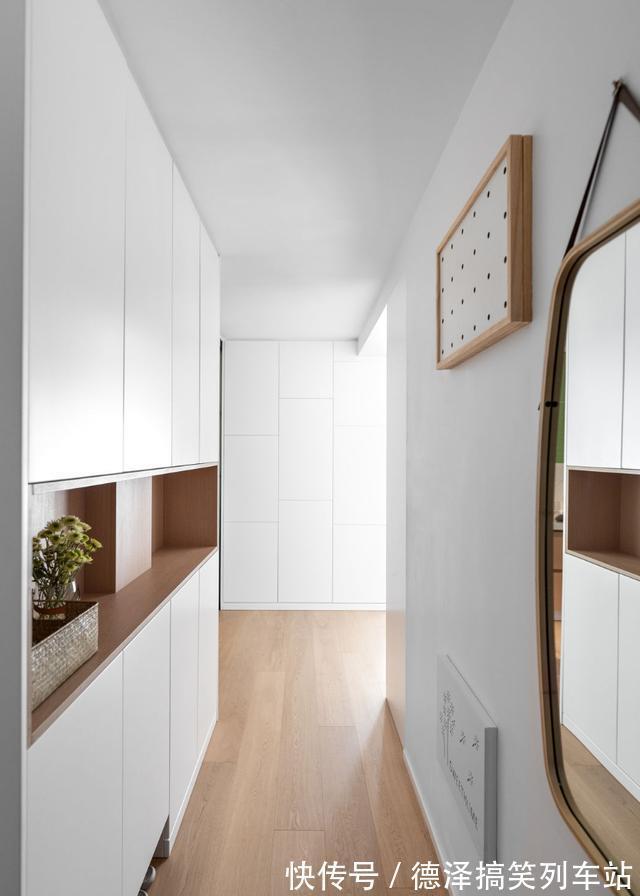 柜子|越来越多人给客厅设计柜子,沙发离墙摆放后,真的超实用