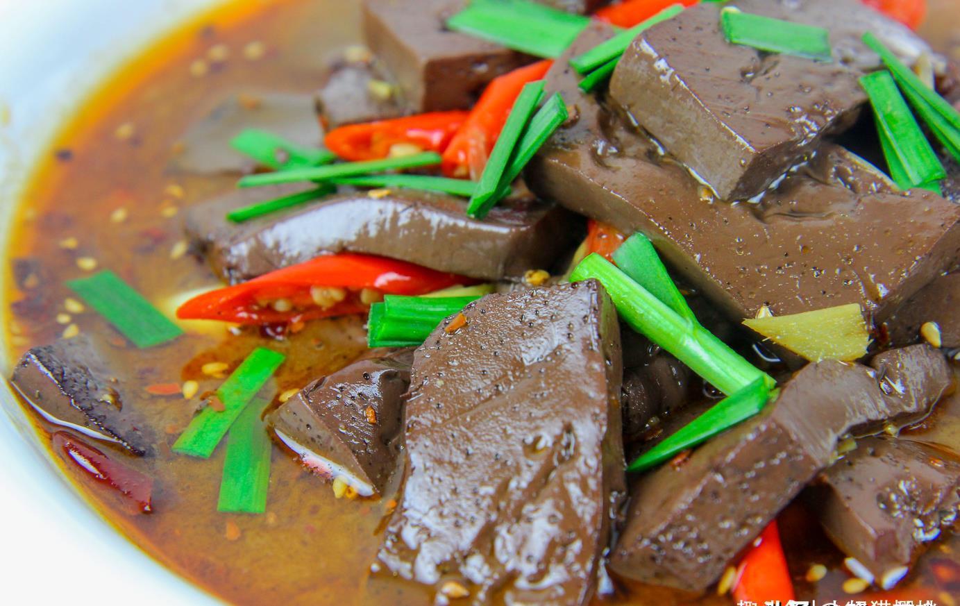 下雨天|下雨天与麻辣最配!回家来一盘麻辣鸭血,吃完瞬间热血沸腾