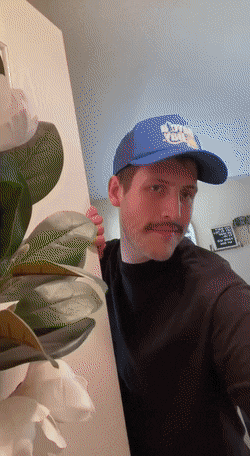 |搞笑图片:羡慕人家的爱情,女朋友还能兼档泥板,真好