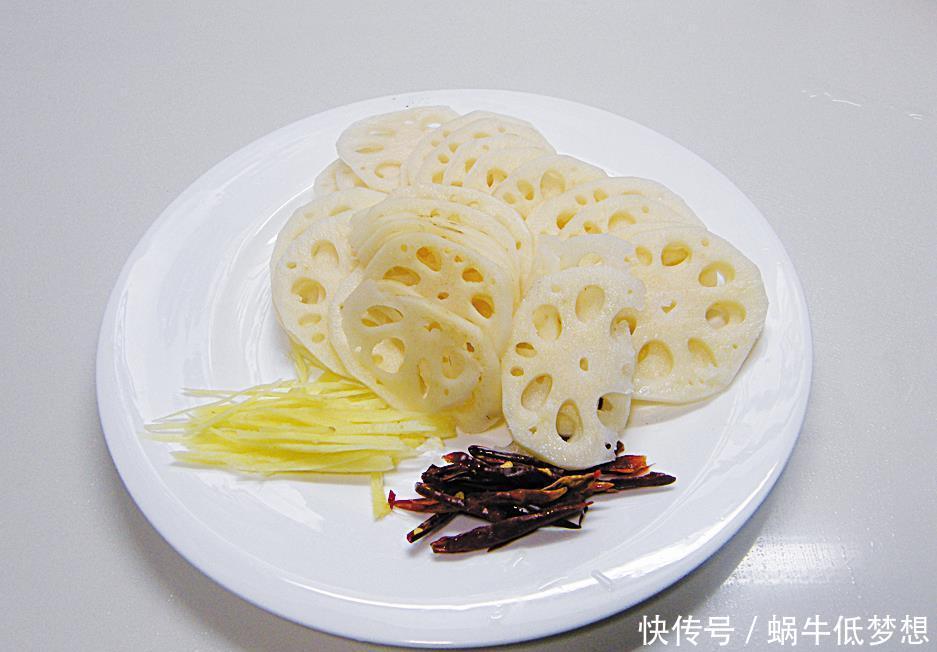 藕片|藕片凉拌正当时，配上干辣椒爆香，够味！