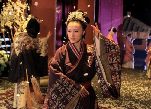 合葬|史上最幸福的太后,躲过吕雉的残害,和皇帝儿子合葬在一起