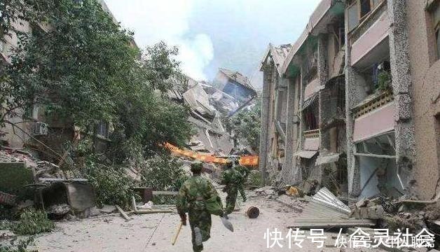 军事小说$四本超燃超热血的军事小说,剧情越看越上瘾,熬夜通宵也值得