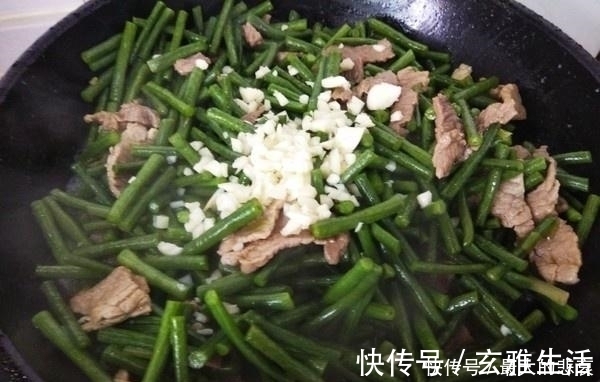 胡萝卜素|别再吃钙片了，吃再多也不及“它”，每天1勺，腰好腿好容颜不老