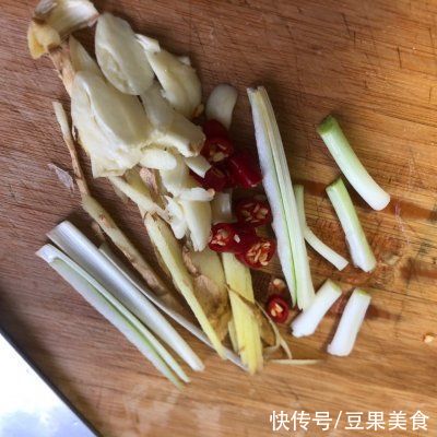 花蛤这样做，不会让你吃到沙子