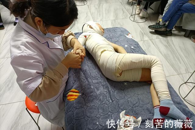 太阳能|热水器老化爆裂烫伤6岁男孩,治疗费已超百万,家长始终不愿放弃