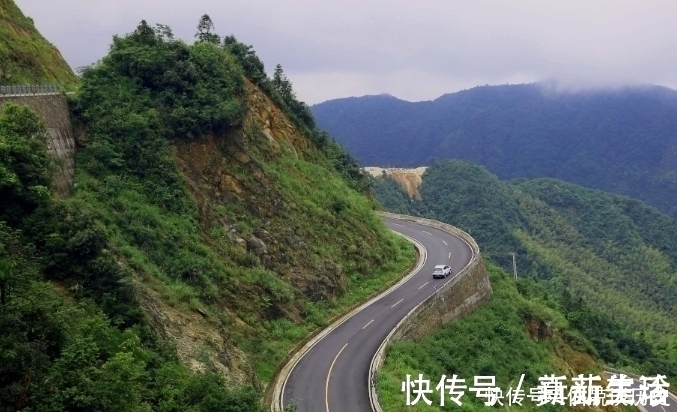 自驾|三清山毗连的怀玉山，自驾一次云端最美天路，感受壮丽雄奇的风景