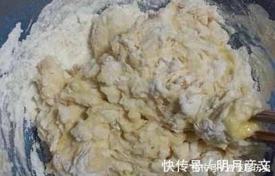 冷天发面,只用酵母可不行,想要面团松软,就加这2样,保证成功