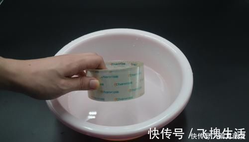 烦恼|透明胶带放水里泡一泡,真是厉害,解决了很多家庭一大烦恼,实用