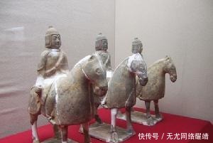 金币|一个南北朝古墓,专家独自清理许久后,竟然出土了两枚东罗马金币