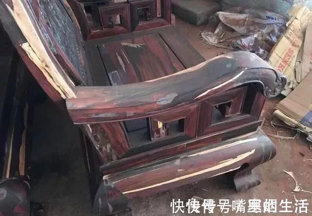 中式|红木家具怎么买?据说花8万买了这套大红酸枝沙发,一刮磨当场傻眼!