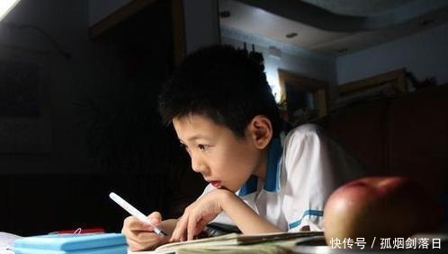 妈妈|“妈妈,我再玩3分钟”,2种父母不同回答,成就孩子不同人生