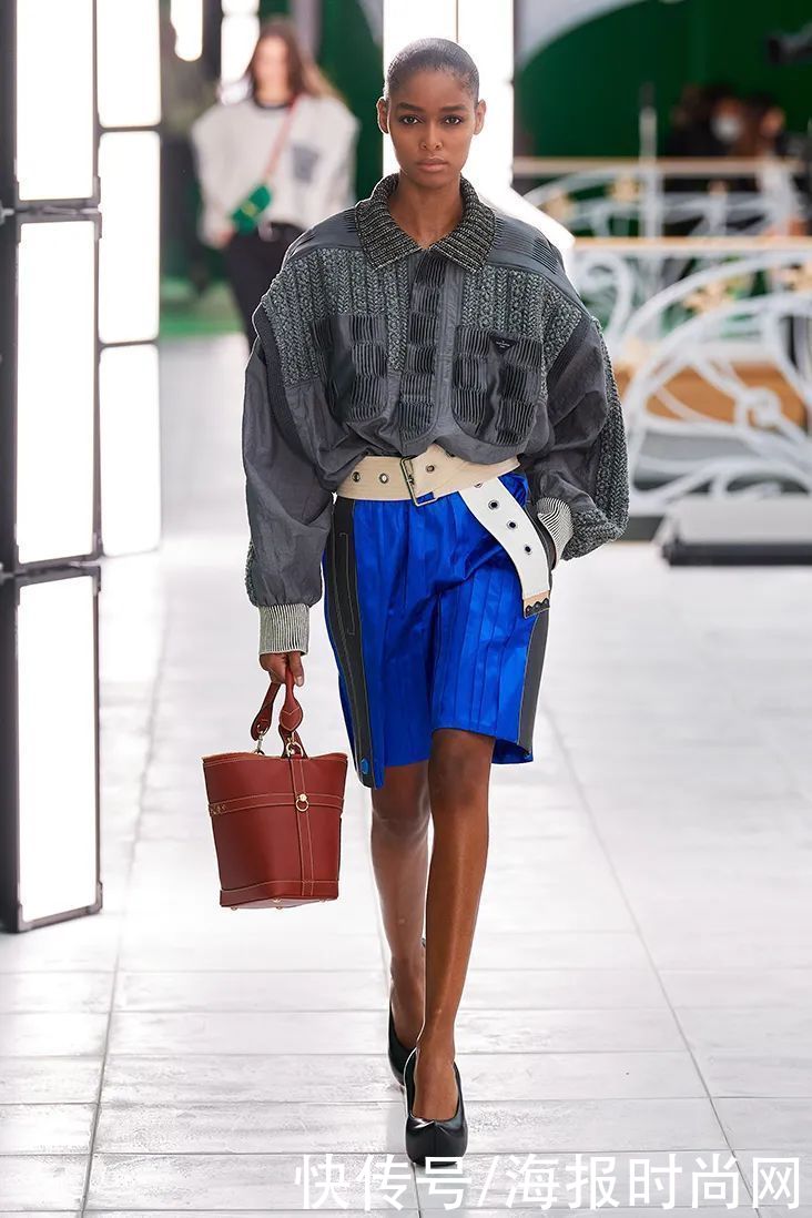 小裙子穿腻了？也许你的衣橱还差一条“百慕大短裤”