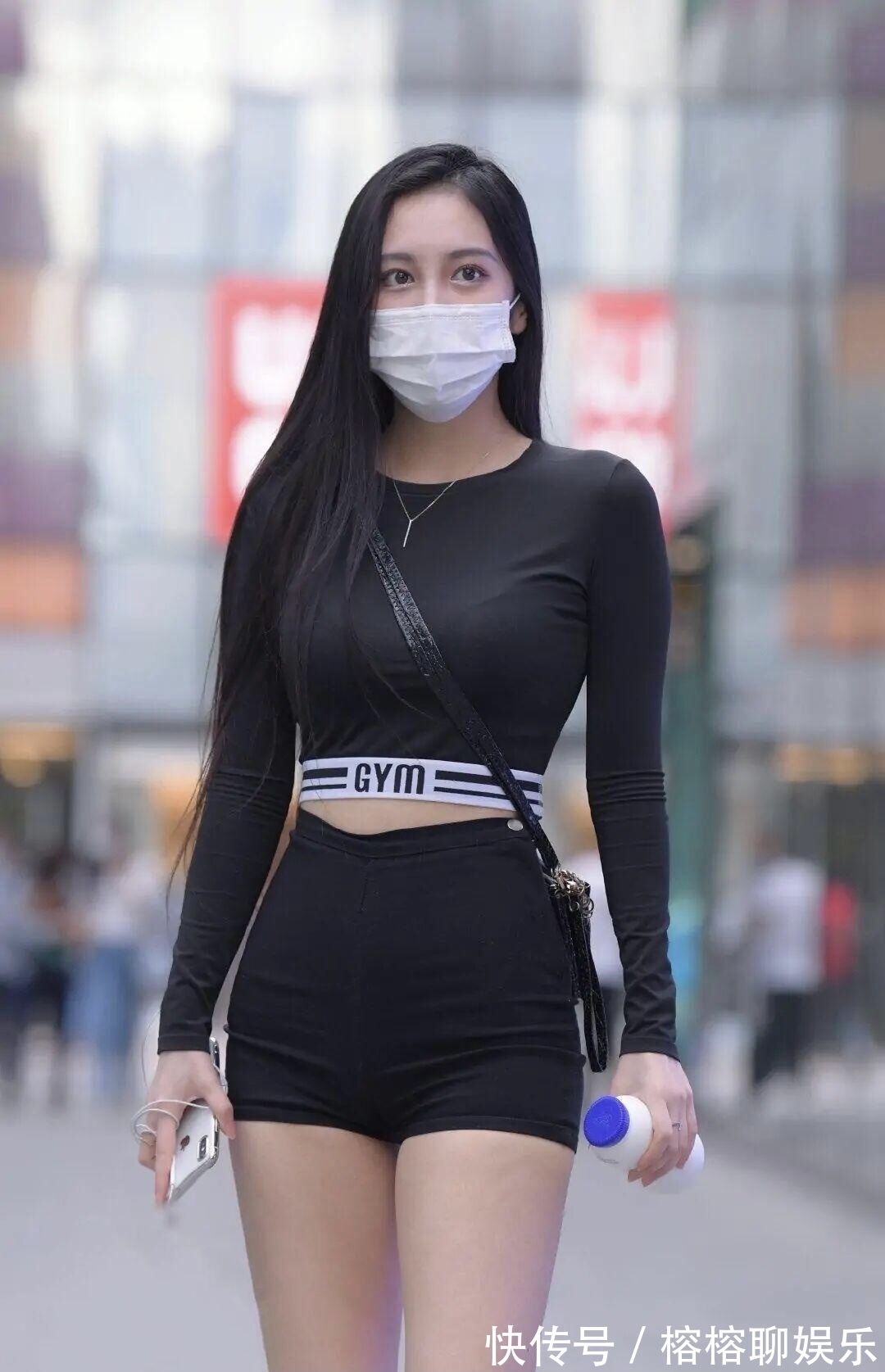 穿搭 瞧不起“短裤T恤”说明你不会穿,这样穿离“麻杆腿”不远了!