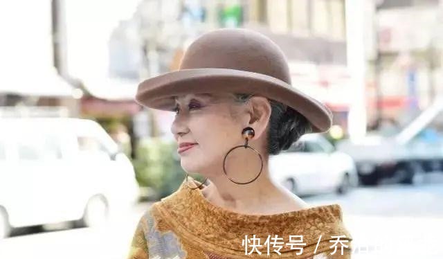 穿搭 日本太太的晚年穿搭，想要打造时尚感，掌握色彩平衡，时髦不俗气！