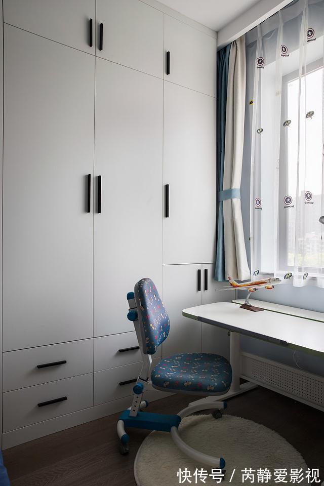 起居室|这对夫妻很有远见,选择去客厅化装修,让一家人的感情快速升温