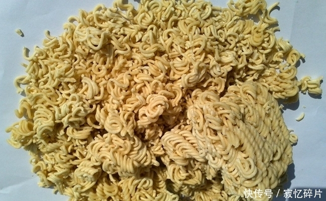 调料包里|方便面被冤枉了!从4个方面用事实说话,让谣言“啪啪”打脸