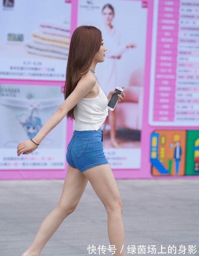 吊带 不过时的吊带配短裤,性感又不失时髦,让你轻松成为“焦点”!