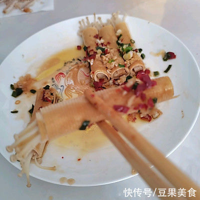 小菜|金针菇豆皮卷 ～材料简单的精美小菜