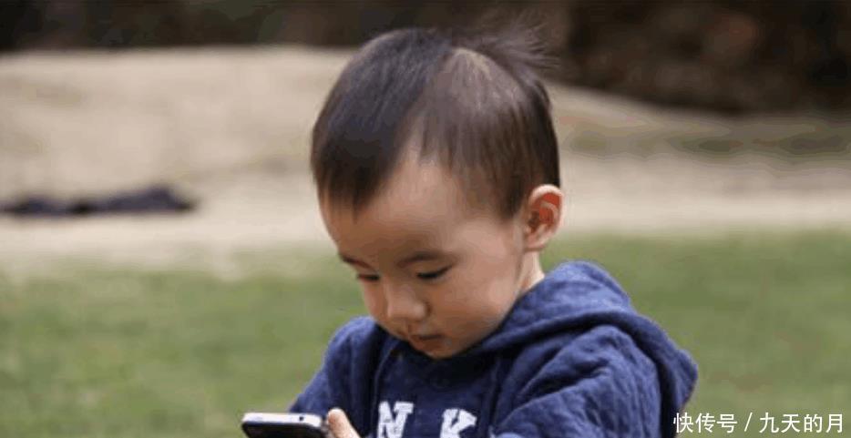 益智玩具|宝宝每天玩两个小时的手机, 长大后智力会产生什么变化, 你知道吗!