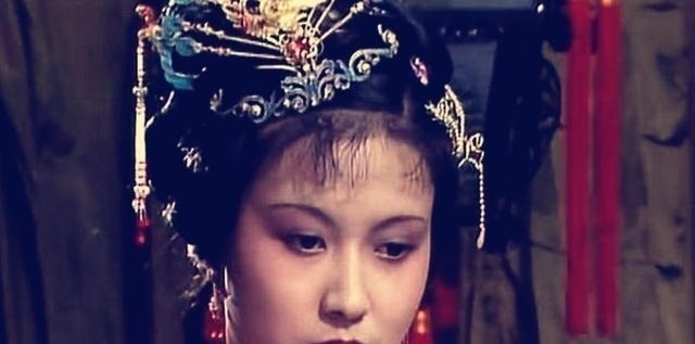 刘姥姥@红楼梦:贾府中出身最高贵的小姐,却是结局最为凄凉,不是元春