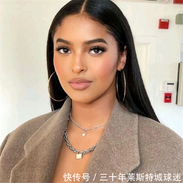 卡戴珊|39岁瓦妮莎若二婚有3大优势！比19岁女儿显小，卡戴珊型身材吸睛