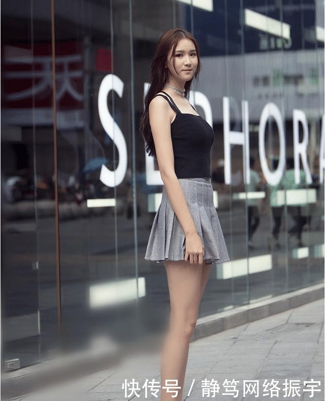 高贵|连体裤搭配复古礼帽,美女美得很高贵!