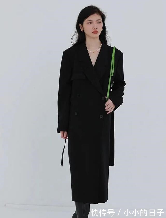 大衣 毛衣+半裙,大衣+针织衫,这才是秋冬的正确打开方式!