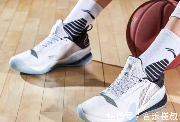 碳板 不靠情怀,凭硬实力反超舶来品的国产实战篮球鞋