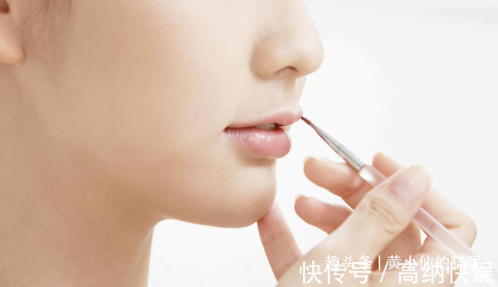 卡唇纹 女人涂口红时，牢记这“3不要”，否则再贵的口红也涂不出效果