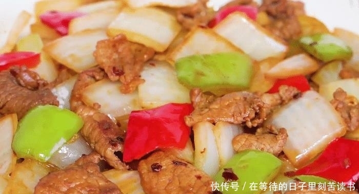 美味|分享一款美味的洋葱炒肉片,荤素搭配,肉嫩鲜香,孩子爱吃的菜肴