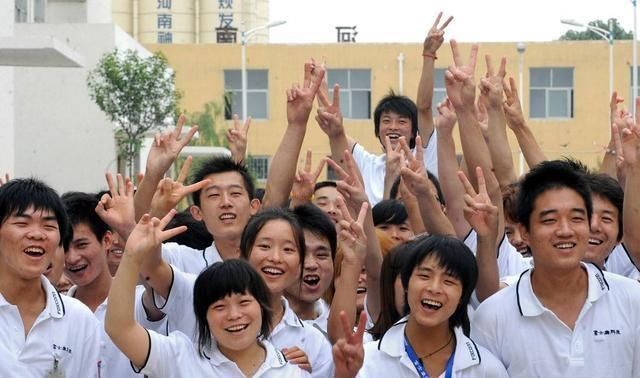 广达集团|存在32年的代工巨头,低调到无人知道,年收2200亿成功赶超富士康