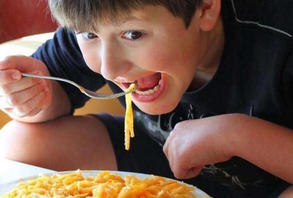 长寿|寿命较短的男性,多半有6个“共性”,第一个明知不好却总忍不住